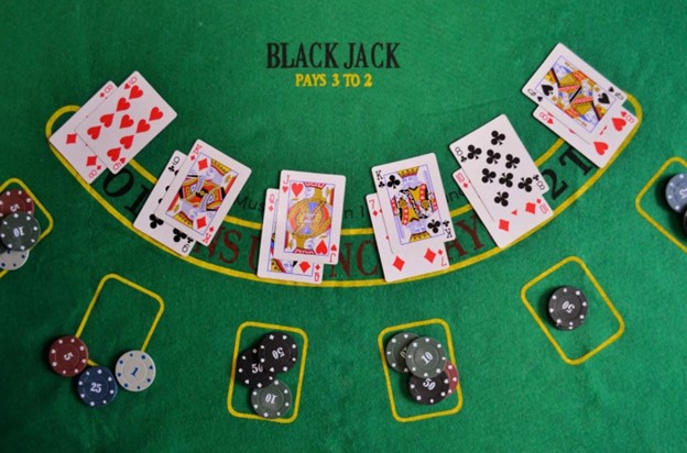 Kỹ thuật đếm bài trong trò chơi Blackjack tại 8xbet.